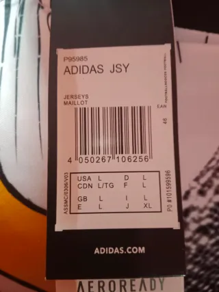 Chándal Real Madrid y camiseta de Marvel Adidas