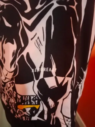 Chándal Real Madrid y camiseta de Marvel Adidas