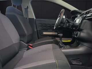 Citroen C3 2021. Solo 28.000 kms. Pegatina C