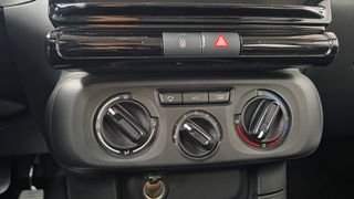 Citroen C3 2021. Solo 28.000 kms. Pegatina C