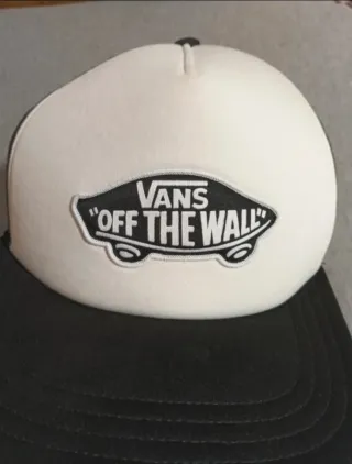 Gorra Vans Trucker Negra y Blanca