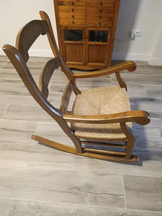 Silla Mecedora Modelo Caracola Madera de Pino