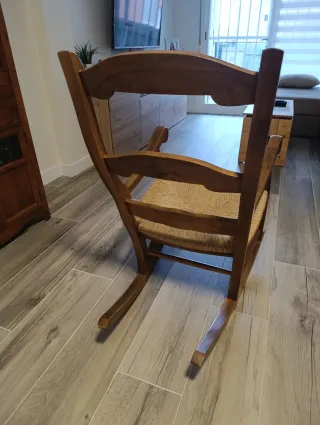 Silla Mecedora Modelo Caracola Madera de Pino