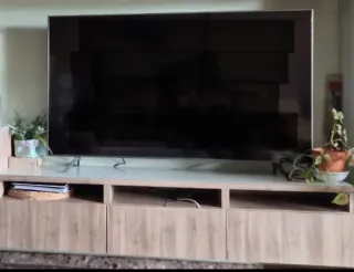 Mueble TV Ikea Madera y Cristal