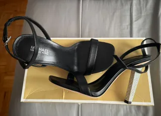 Sandalias Michael Kors Tacón Brillante Negro