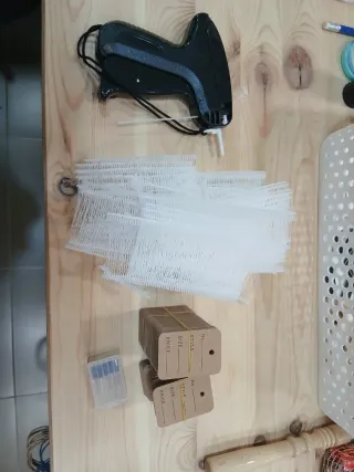 Etiquetadora y etiquetas para ropa