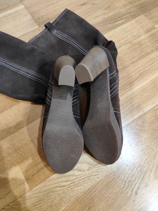 Botas altas de ante marrón