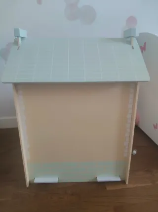 Casa de muñecas Spring Cottage amueblada