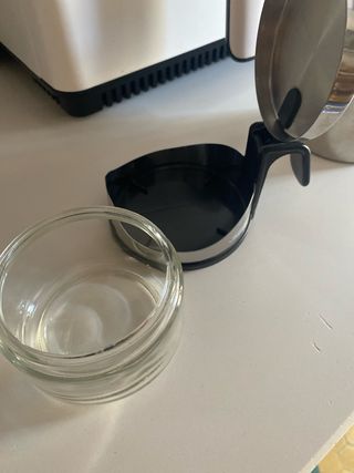 Azucarero y grasera de cristal y metal