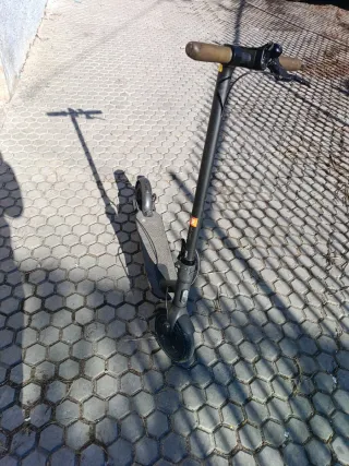 Patinete eléctrico en buen estado
