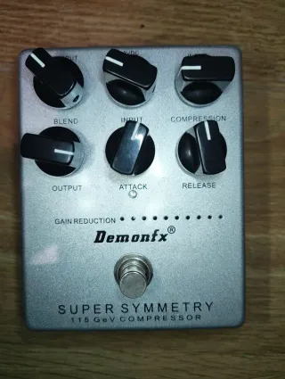 Demon FX Super Symmetry Compressor (clon darkglass