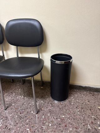 Paragüero negro con efecto cromado