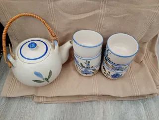 Juego de té: tetera y 6 tazas florales