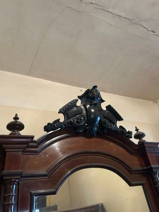 Armario antiguo madera y cristal