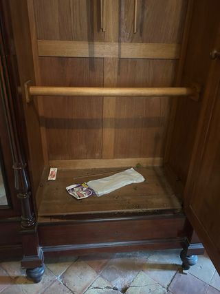 Armario antiguo madera y cristal