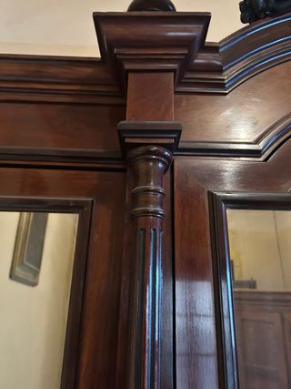 Armario antiguo madera y cristal