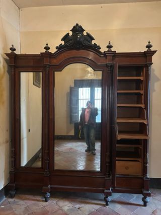 Armario antiguo madera y cristal