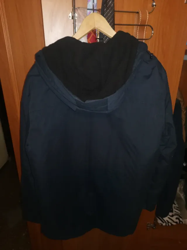 Parka azul marino con capucha polar Talla XXL