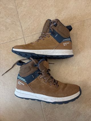 Botas montaña Quechua Talla 37