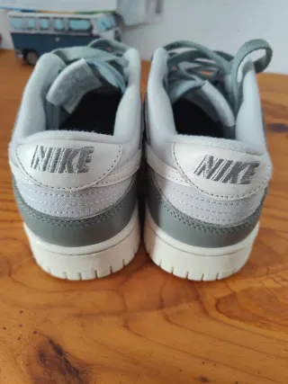 Nike Dunk Low Talla 42 Gris Blanco