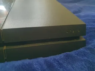 PS4 (PlayStation 4) + 3 Mandos