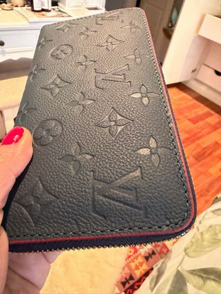 Cartera Louis Vuitton Azul con Caja