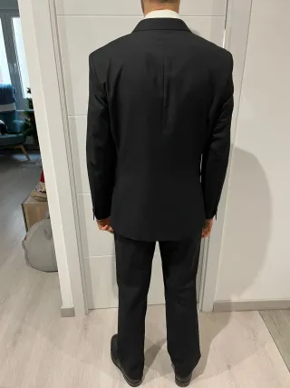 Traje negro hombre marca Shenior
