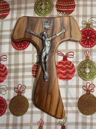 Crocifisso in legno d'ulivo fatto a mano