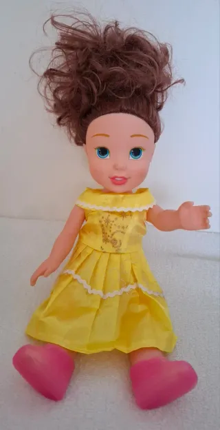 Bambola vestito giallo