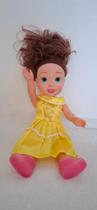 Bambola vestito giallo