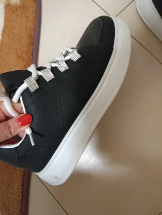 Scarpe donna nere con strass