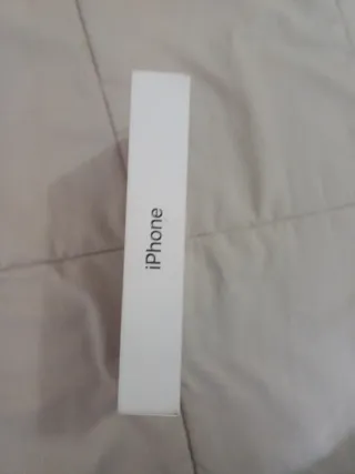 Caja iPhone 15