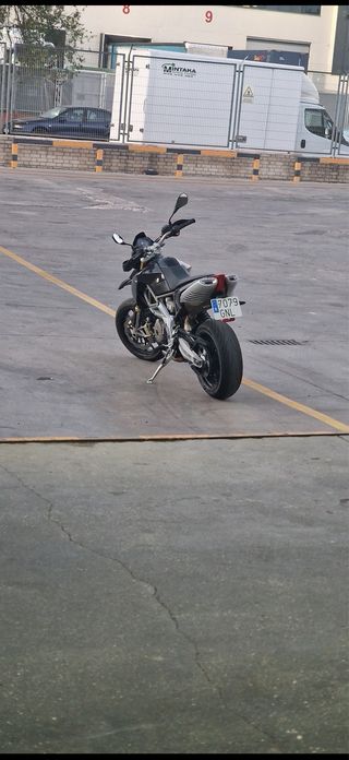 Aprilia Dorsoduro 750