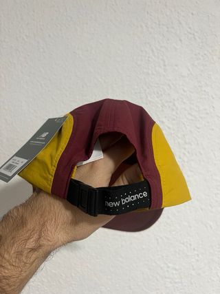 Gorra New Balance Running Roja y Amarilla