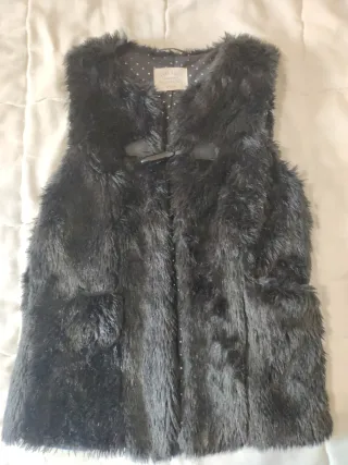 Abrigo negro de pelo sintético talla 11/12 años