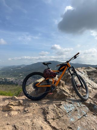 Bicicleta Montaña Specialized Naranja.