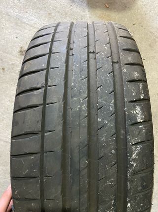 Michelin Pilot Sport 225/40 R19