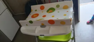 Cambiador con bañera para bebé