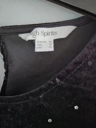 Vestido negro con pedrería