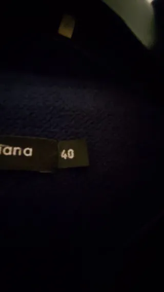 Trenca azul marino con cremallera. Abrigosa.40