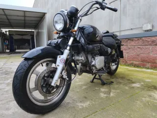 Hyosung Aquila GV 125 moto Custom