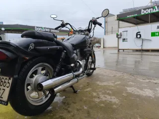 Hyosung Aquila GV 125 moto Custom