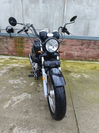 Hyosung Aquila GV 125 moto Custom