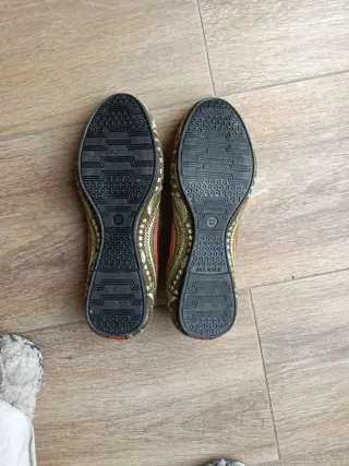 Zapatos Indú Dorados y Verdes