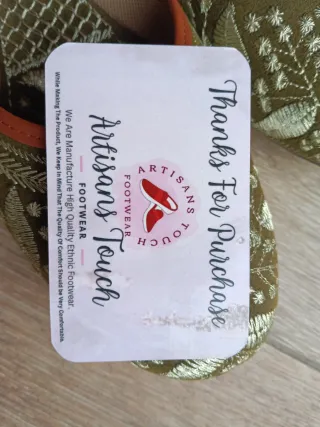 Zapatos Indú Dorados y Verdes