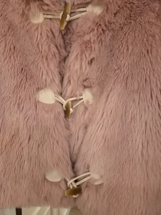 Abrigo rosa pelo corto