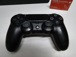 PS4 SLIM CON MANDO Y JUEGO (177306)