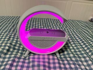 Altavoz G con radio y cargador móvil