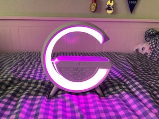 Altavoz G con radio y cargador móvil