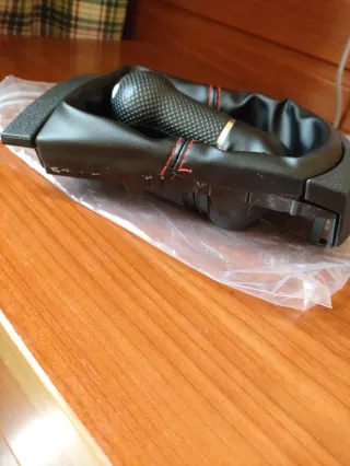 Pomo Palanca Cambios Seat Ibiza Negro/Rojo.